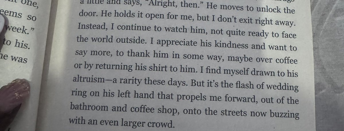 Once you dive into Colleen Hoover’s world, there’s absolutely no turning back 😍📖.