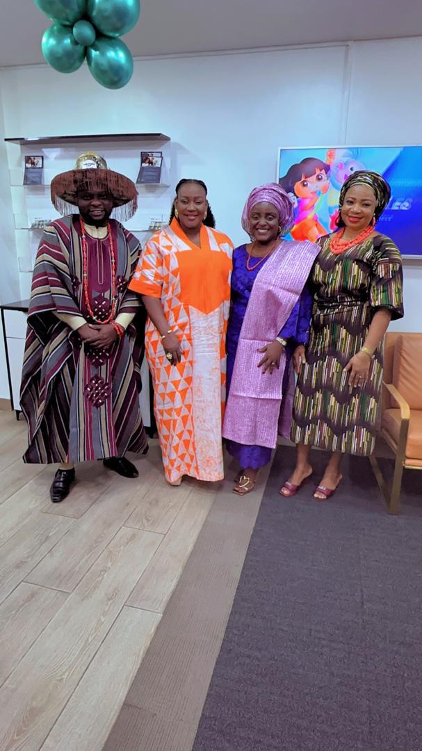 StanChartNG's tweet image. We’re celebrating Customer Service Week in style! 

Our teams came dressed not just in traditional wear, but in the spirit of excellence that defines how we serve. 

Because at Standard Chartered, service is more than what we do, it’s who we are.

#StanChartNG #CSW2025