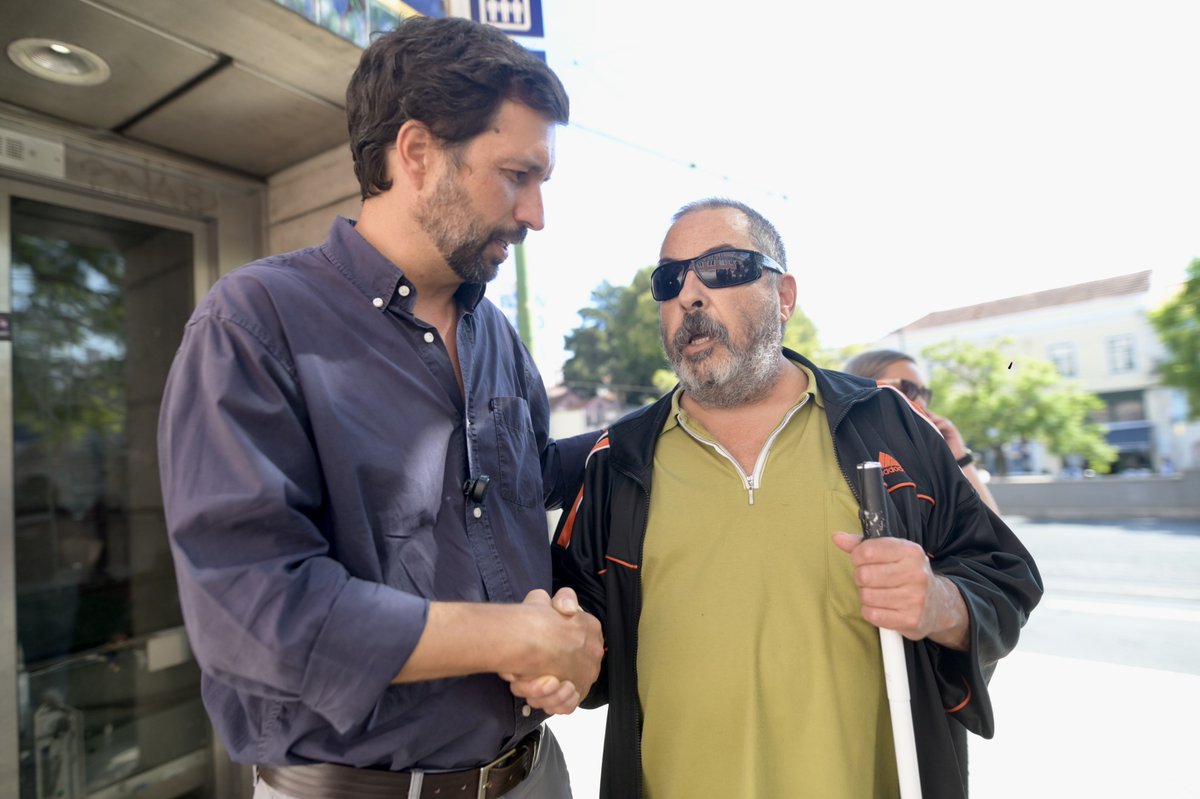 AcapoPt's tweet photo. Participámos ontem numa ação de sensibilização para a acessibilidade pedonal e mobilidade das pessoas com deficiência, a convite da candidatura autárquica da CDU ao Município de Lisboa. Esta é uma problemática que, mais do que local, assume uma import��ncia nacional. https://t.co/FtksbT7u0t