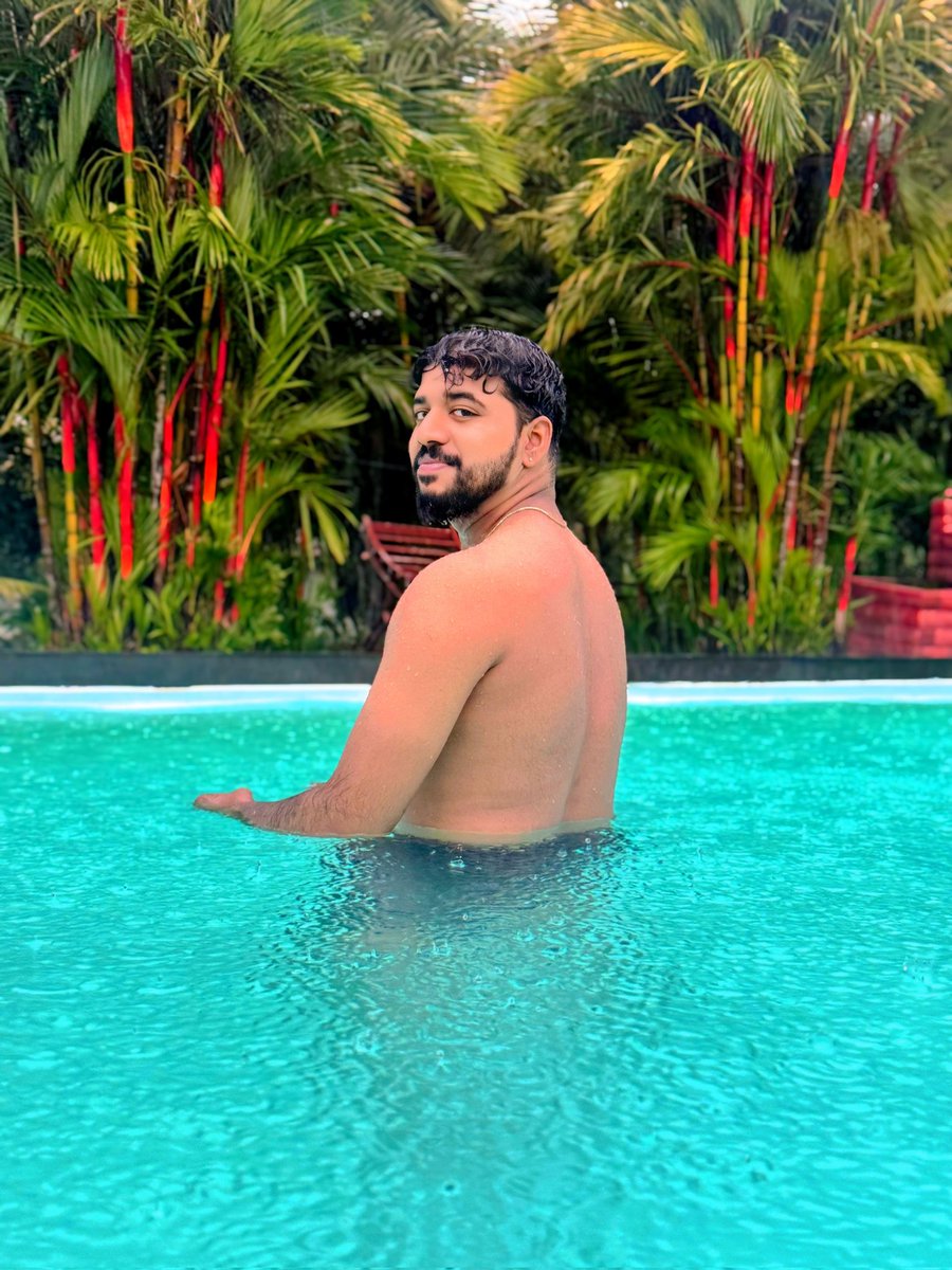 AkashSekar6's tweet photo. "Let the rain kiss the pool and my smile blissfully soaked in happiness🌧️🌊🏊🏻‍♂️" https://t.co/7xJjGweY29
