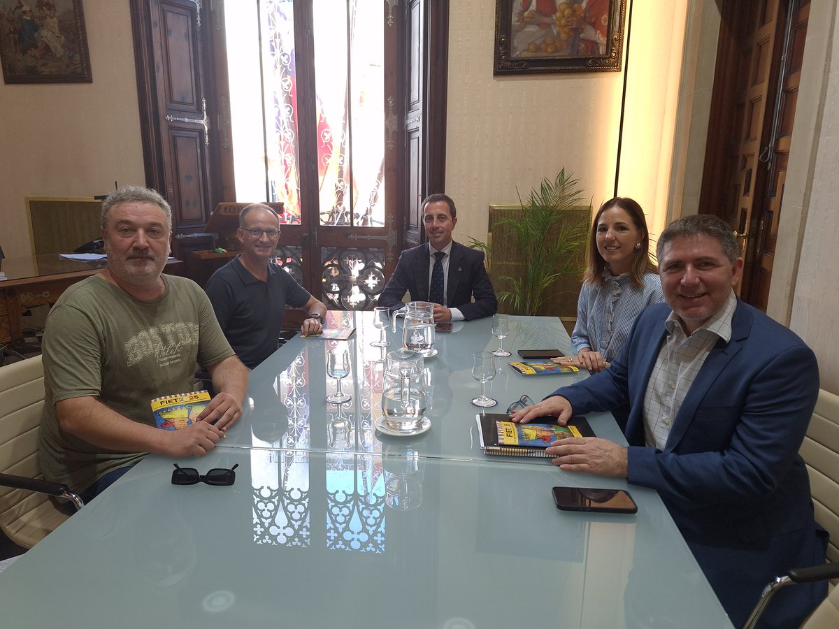Avui he rebut el president de Sa Xerxa de Teatre Infantil i Juvenil de les Illes Balears, Jaume Gomila, entitat organitzadora de la FIET – Fira de teatre infantil i juvenil de les Illes Balears.

A la trobada hem parlat de la pròxima edició, que tindrà lloc del 16 al 19 d’octubre