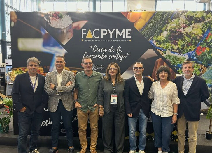 compromisoclima's tweet image. 🍴 Desde #HosteleríaPorElClima estuvimos el lunes en Alicante Gastronómica, donde hablamos de #descarbonización y #acciónclimática en un evento organizado por @facpyme_es y @CocaColaEP 👇
hosteleriaporelclima.es/noticias/4003-…