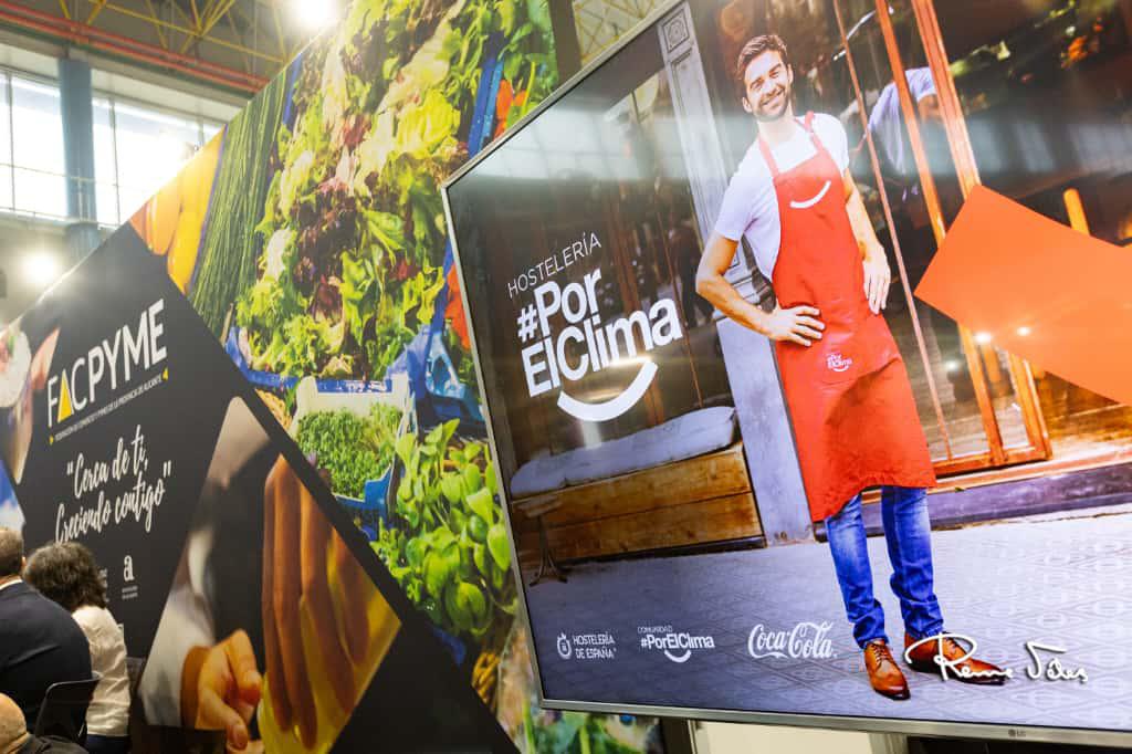compromisoclima's tweet image. 🍴 Desde #HosteleríaPorElClima estuvimos el lunes en Alicante Gastronómica, donde hablamos de #descarbonización y #acciónclimática en un evento organizado por @facpyme_es y @CocaColaEP 👇
hosteleriaporelclima.es/noticias/4003-…