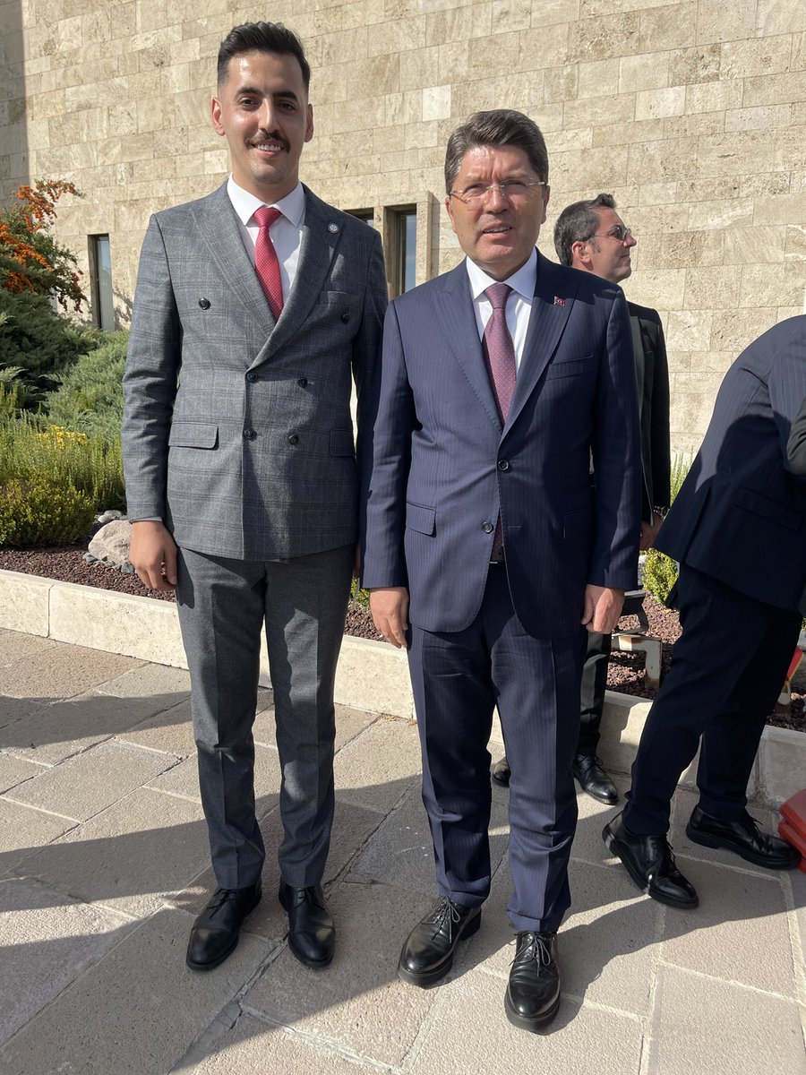 İbrahim Alan (@ibrahimalan06) on Twitter photo Türkiye Büyük Millet Meclisi’nde Hazine ve Maliye Bakanımız Sayın Mehmet ŞİMŞEK ve Adalet Bakanımız Sayın Yılmaz TUNÇ ile bir araya gelme fırsatı buldum.
Nazik ilgileri ve samimi sohbetleri için kendilerine teşekkür ederim.
<a href="/yilmaztunc/">Yılmaz TUNÇ</a>
<a href="/memetsimsek/">Mehmet Simsek</a>
#adaletbakanlığı Türkiye Büyük Millet Meclisi’nde Hazine ve Maliye Bakanımız Sayın Mehmet ŞİMŞEK ve Adalet Bakanımız Sayın Yılmaz TUNÇ ile bir araya gelme fırsatı buldum.
Nazik ilgileri ve samimi sohbetleri için kendilerine teşekkür ederim.
<a href="/yilmaztunc/">Yılmaz TUNÇ</a>
<a href="/memetsimsek/">Mehmet Simsek</a>
#adaletbakanlığı