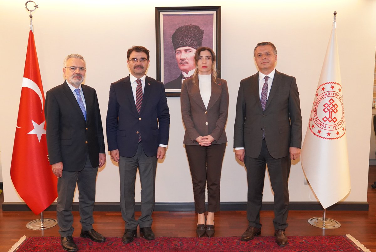 MEB Din Öğretimi Genel Müdürü Sayın Dr. Ahmet İşleyen, MEB Müşaviri Sayın Erdal Özyol ile Öğretim Programları ve Materyalleri Daire Başkanı Sayın Hasan Özarslan, Başkanımızı makamında ziyaret ettiler.

Nazik ziyaretleri için kendilerine teşekkür ederiz.

<a href="/drahmetisleyen/">Ahmet İşleyen</a>