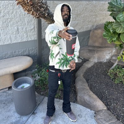 maskdupmilli3's tweet photo. I’m back bitch fuck u hackers #NewProfilePic https://t.co/D5sNzWMa1T