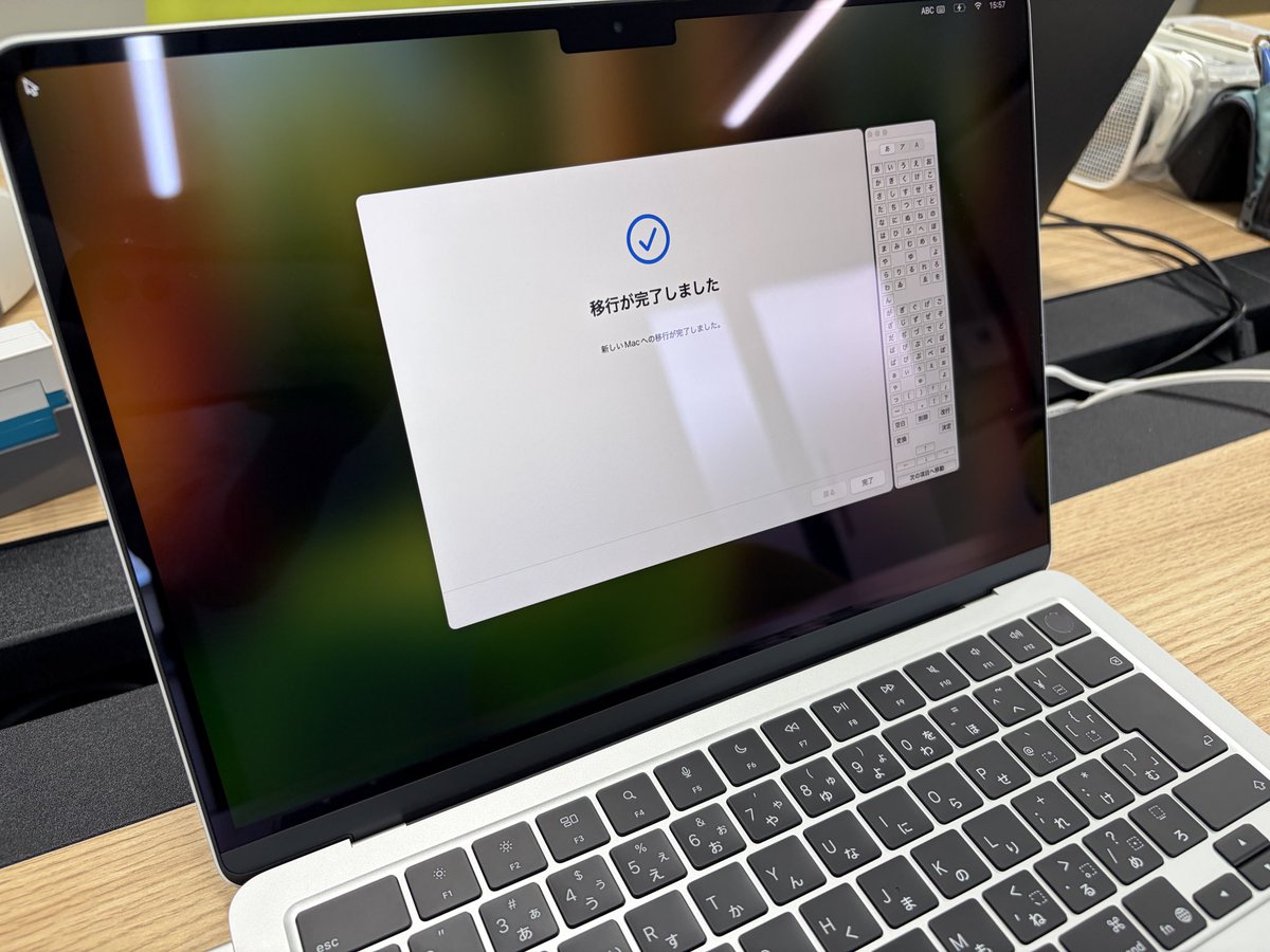 gyosyo_npm's tweet image. 昨日は朝早くから行政書士の広報活動(支部活動)としてエコバッグなどのグッズを配布しました☺️
朝の忙しい時間帯でしたが、多くの方に受け取っていただき、あっという間に終わりました💪

注文していたMacBookが届いたので開封＆移行作業💻
iPhoneもそうでしたがあっという間に完了しました🫡