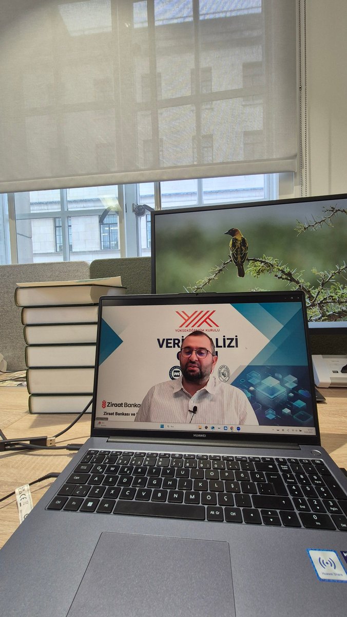 Bugün <a href="/NSA_PSR/">Nüfus ve Sosyal Araştırmalar Enstitüsü</a> koordinasyonundaki Veri Analizi Okulunun açılış dersi <a href="/ZubeyirNisanci/">Zübeyir Nişancı</a> hocanın katılımıyla yapıldı. 32500 kişinin toplantıda olduğunu gördüm bir ara. Hem katılım hem organizasyon yönüyle muazzam iş. Emeği geçen herkese teşekkürler.