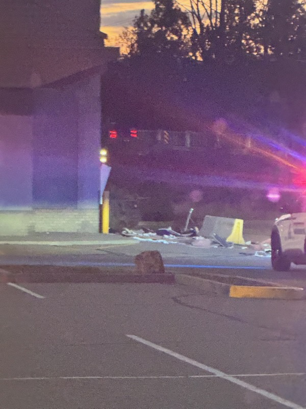 ATM theft in Peachland!

From what we've heard from listeners someone stole a loader from a nearby construction site, drove it down to the Vantage One Credit Union and yanked the drive-thru ATM out of the wall!

#Kelowna