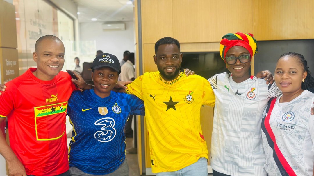 GCBBankPLC's tweet image. Goal: Qualify. Status: Possible. Our Staff are channeling their Mission: Possible energy to cheer on Ghana today! ⚽️❤️💛💚

We’re hyped and ready for a win today!💃🕺🏾🎉🍾

Watch this space for more💪🏾
#HappyCustomerServiceWeek #GCBBank #WeGoBeyond #YourBank4Life #GHAvsCAR