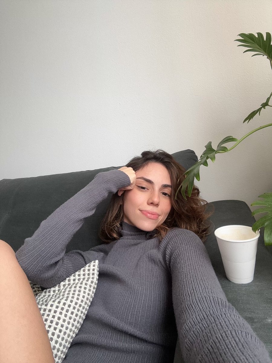 KayFlickerr's tweet photo. I'm thirsty for you... Bend me and slap my ass, I'm so horny. My page is FREE, let's do this! 👇 https://t.co/nw7EkRNvKV