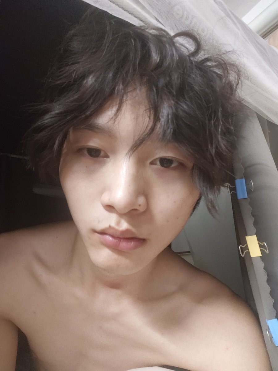 XHGSSZ's tweet photo. 被生活折磨 https://t.co/Siyy26xZyW