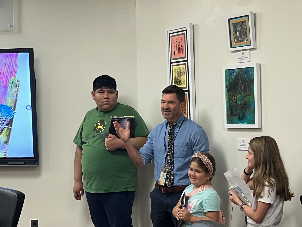 pnwboces's tweet image. The PNW BOCES board celebrated the artwork of Fox Meadow senior Jordyn Frias @PeeksillCSD as well as the work of other artists before last night's board meeting. Jordyn's teachers and family were also on hand for the festivities!