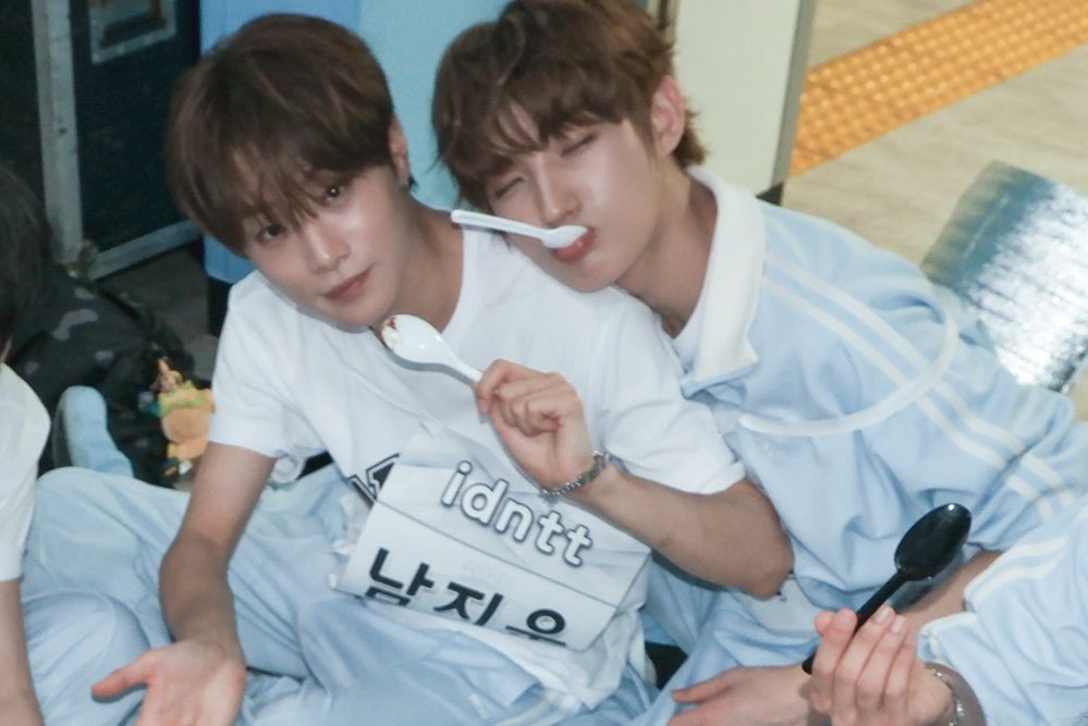 magneeet_'s tweet image. 아체대커플개짜증