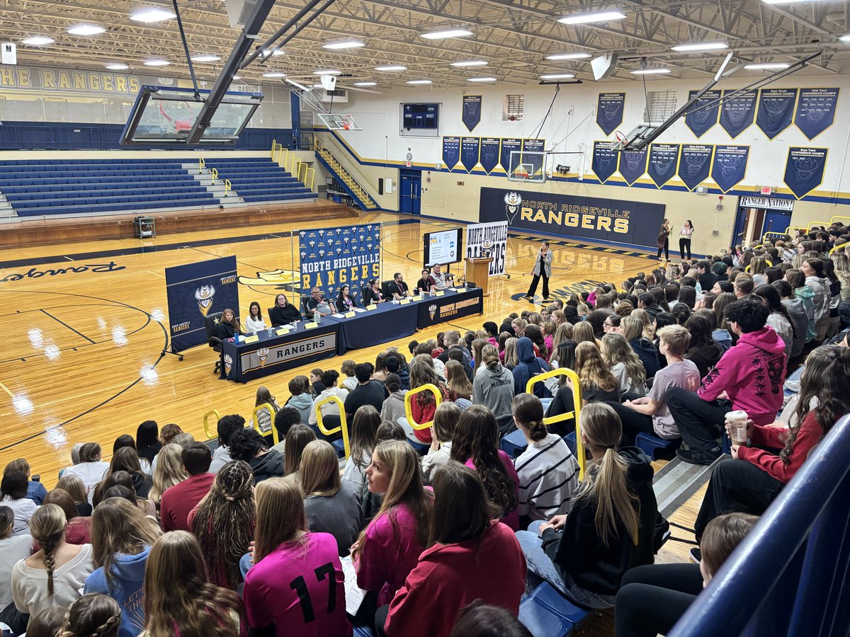 principal_nrhs's tweet photo. Its an exciting day at NRHS today!  Welcome to our wonderful panel of community partners visiting 400+ students for our “FutureNow: Destination Healthcare” events today! 🩺⚕️
@NRCSRangers https://t.co/wyGyWOtWst