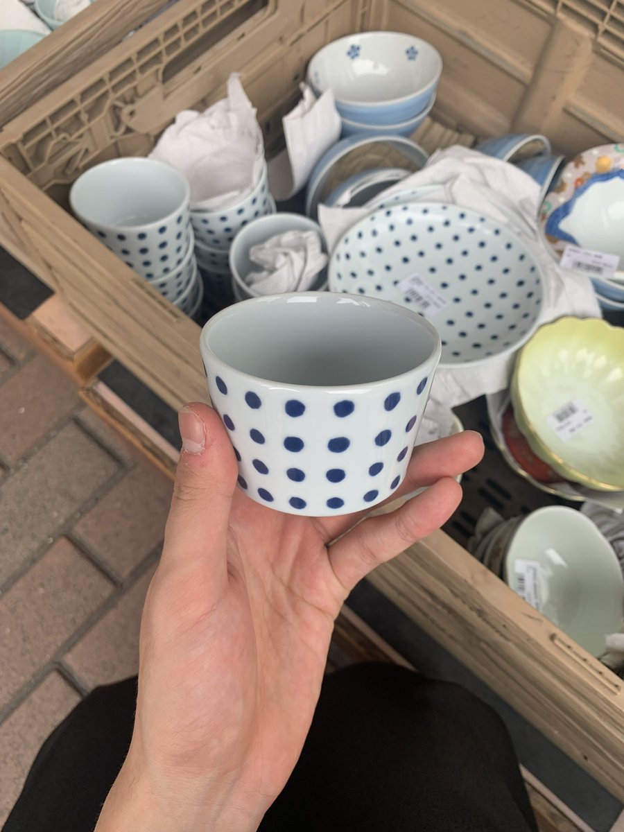 oo_06kinn's tweet photo. 浅草にあるかわいい食器が手に入る商店街🇯🇵
かっぱ橋行けば自炊欲も高まります https://t.co/ZXCS26ZPaH