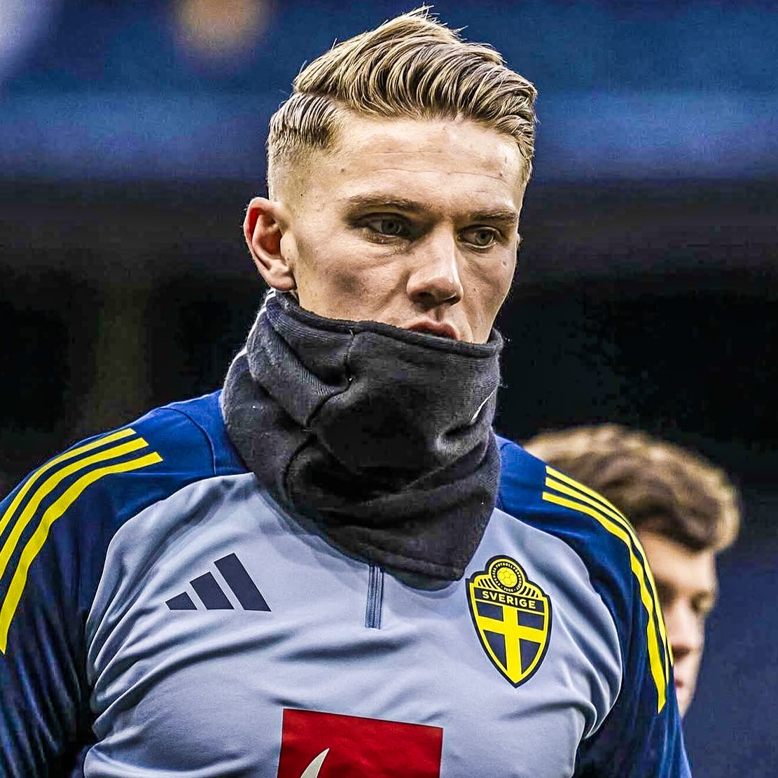 _abochie's tweet image. The best striker in the world Viktor Gyökeres trains with his national team Sweden. Isak will definitely learn some few tricks from him.