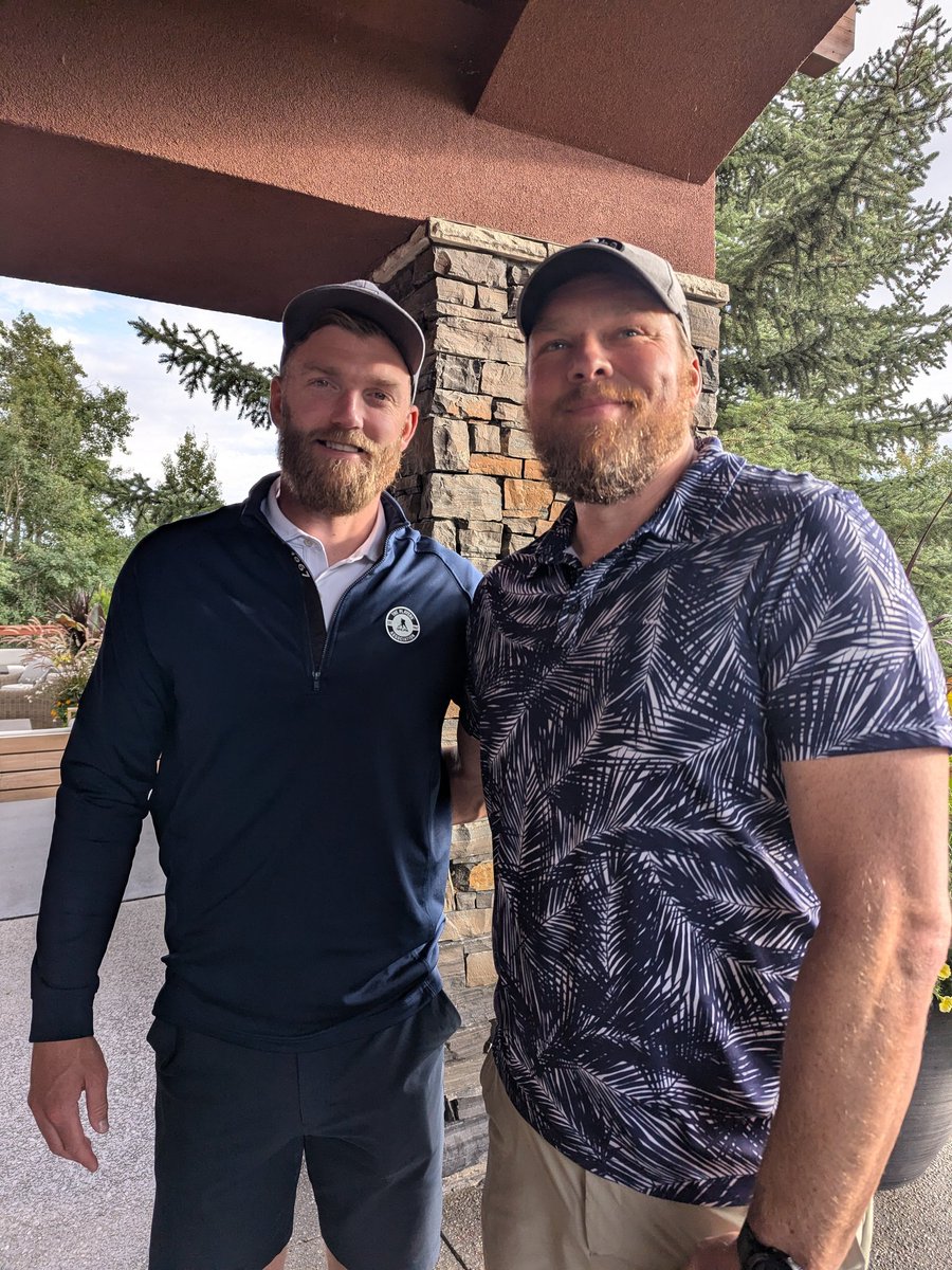 Piratelock5's tweet photo. We get Ekholm for four more seasons, hell yeah! @EdmontonOilers #letsgooilers https://t.co/ZzHGxbLmS9