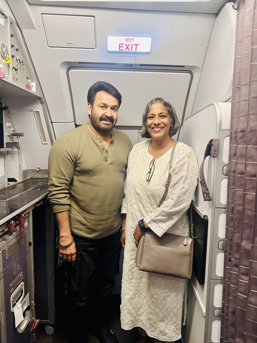bindusebastian's tweet image. A fan moment for me 🤩 Such a delightful conversation with the one and only Mohanlal — though I’d like to think it was a fan moment for him too 😄 Honoured to meet the Dadasaheb Phalke Award winner himself!