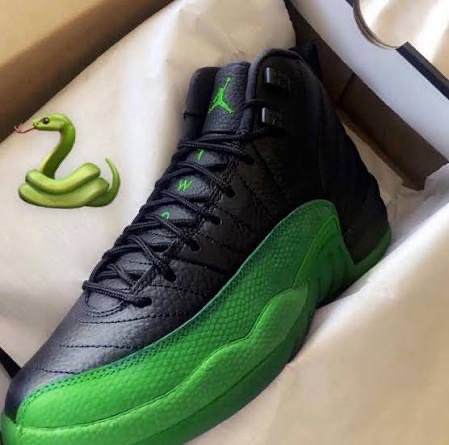 Break111710's tweet photo. White and Green 12s or Black and Green 12s? https://t.co/HGbPuuBg1N