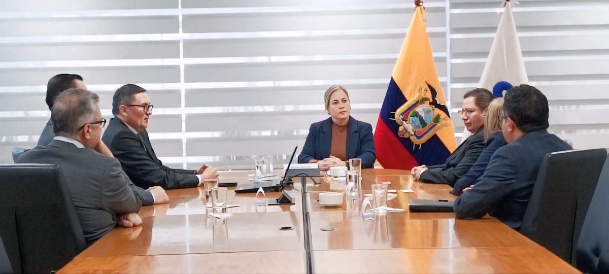 SRI Ecuador tweet media