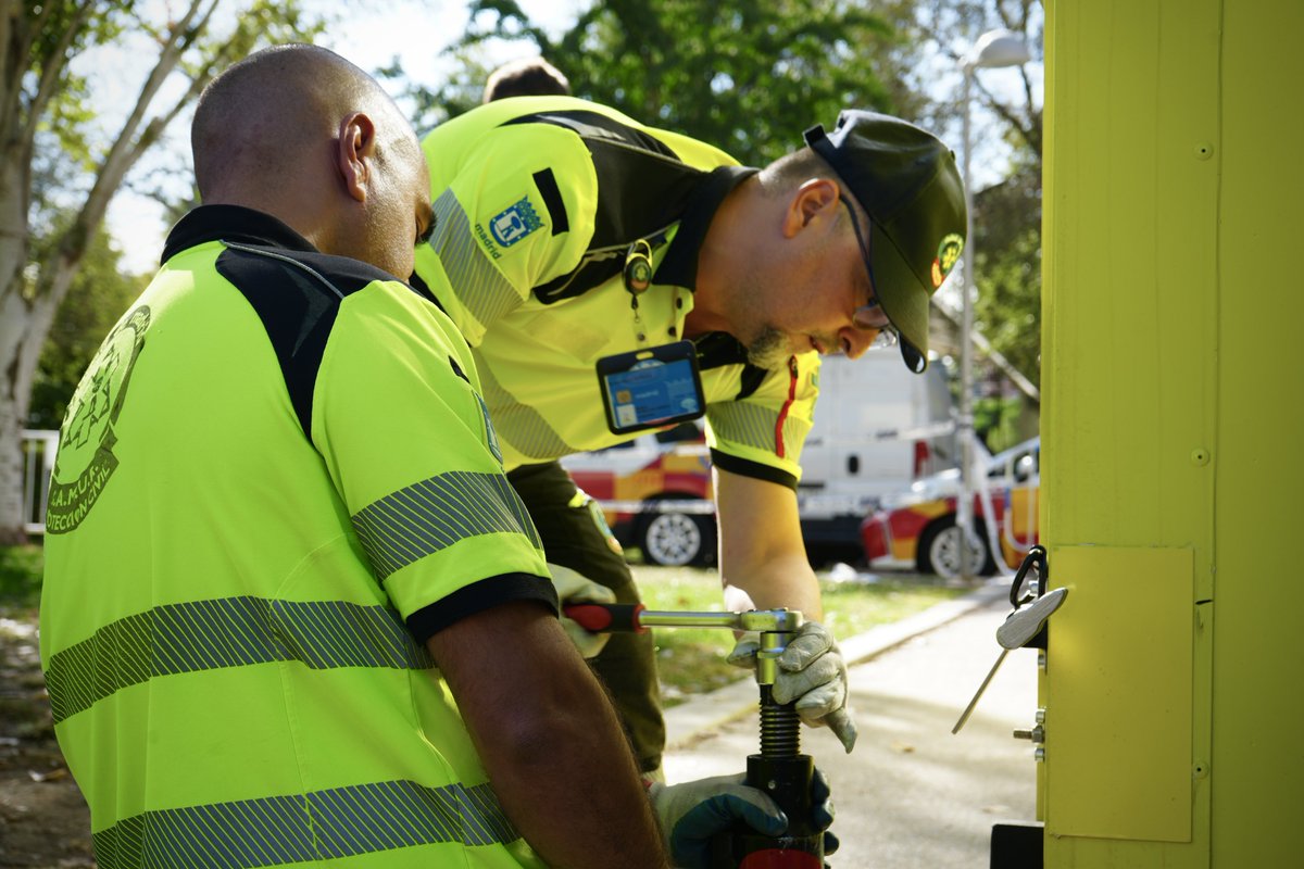 Durante la mañana de ayer, se realizó el despliegue de nuestro "Módulo Asistencial" con motivo de las Fiestas del Pilar.

Este módulo, con capacidad de Puesto Sanitario Avanzado (PSA) estará operativo del 8 al 12 de Octubre.

📍Ubicado en el Paseo de La Vaguada con la Glorieta