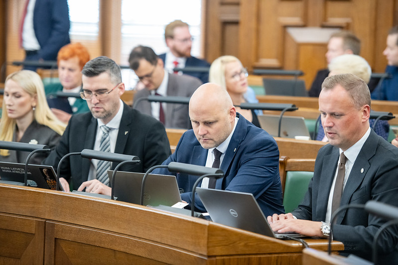 🟠 9. oktobrī Saeima skatīs APVIENOTAIS SARAKSTS iesniegto likumprojektu par valsts budžeta finansējuma samazināšanu politiskajām partijām un pilnīgu izdevumu atklātības nodrošināšanu.
🔗 Uzzini vairāk: apvienotaissaraksts.lv/zinas/9-oktobr…  

#APVIENOTAISSARAKSTS #Saeima #finansējums