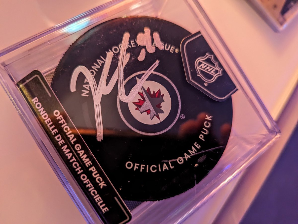 Spothe's tweet photo. Just cuz !!!!! 😁 #KyleConnor #NHLJets #8MoreYears https://t.co/EQvHJnE96B