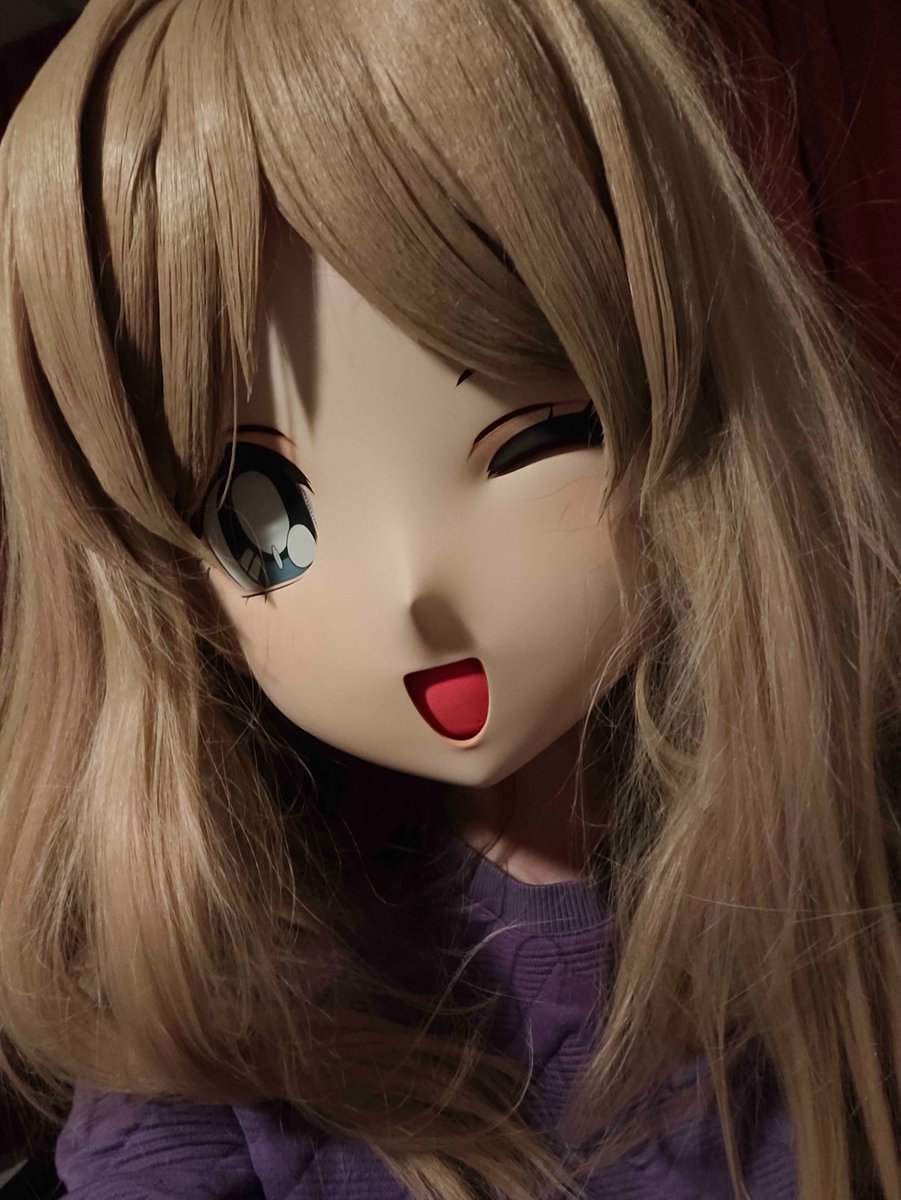 Hemeltijd is an ambitious project started by a girl spending the majority of her spare time either playing her various
instruments, or putting something together in FL Studio. She executes ideas, drawing inspiration from internet culture with heavy influence from Dutch culture.