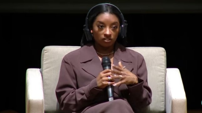 SIMONE BILES, en Buenos Aires, sobre #LA2028.

"No estoy entrenando. Es importante que la salud física siga a la salud mental. Mi cuerpo necesita un descanso. Y voy a terapia porque ya es mi rutina diaria. De alguna manera voy a ir a Los Ángeles 2028, no sé si para competir".