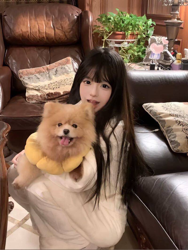 福利姬灵灵全球cos外围经济（全国独家资源）分享的黄推图片2 - 网红私拍内容