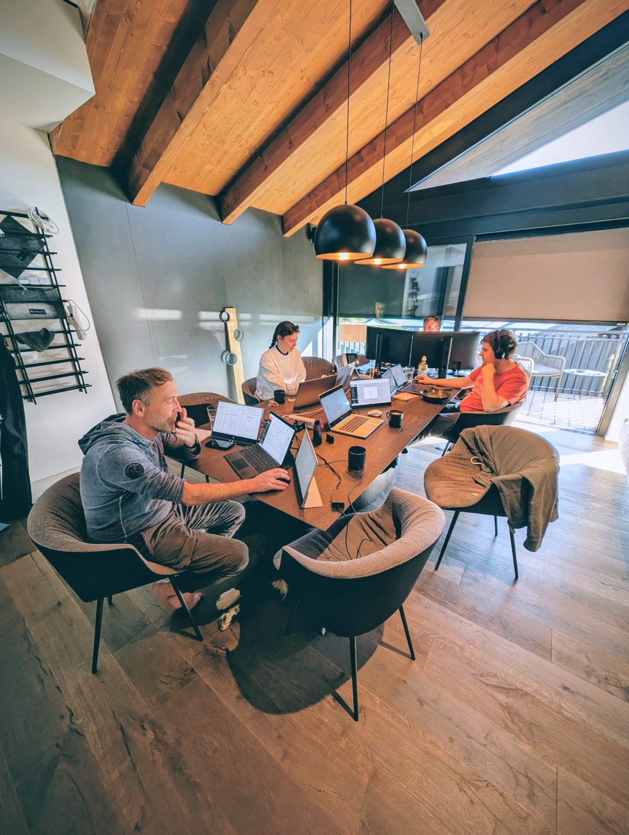 Hostfactory tweet media