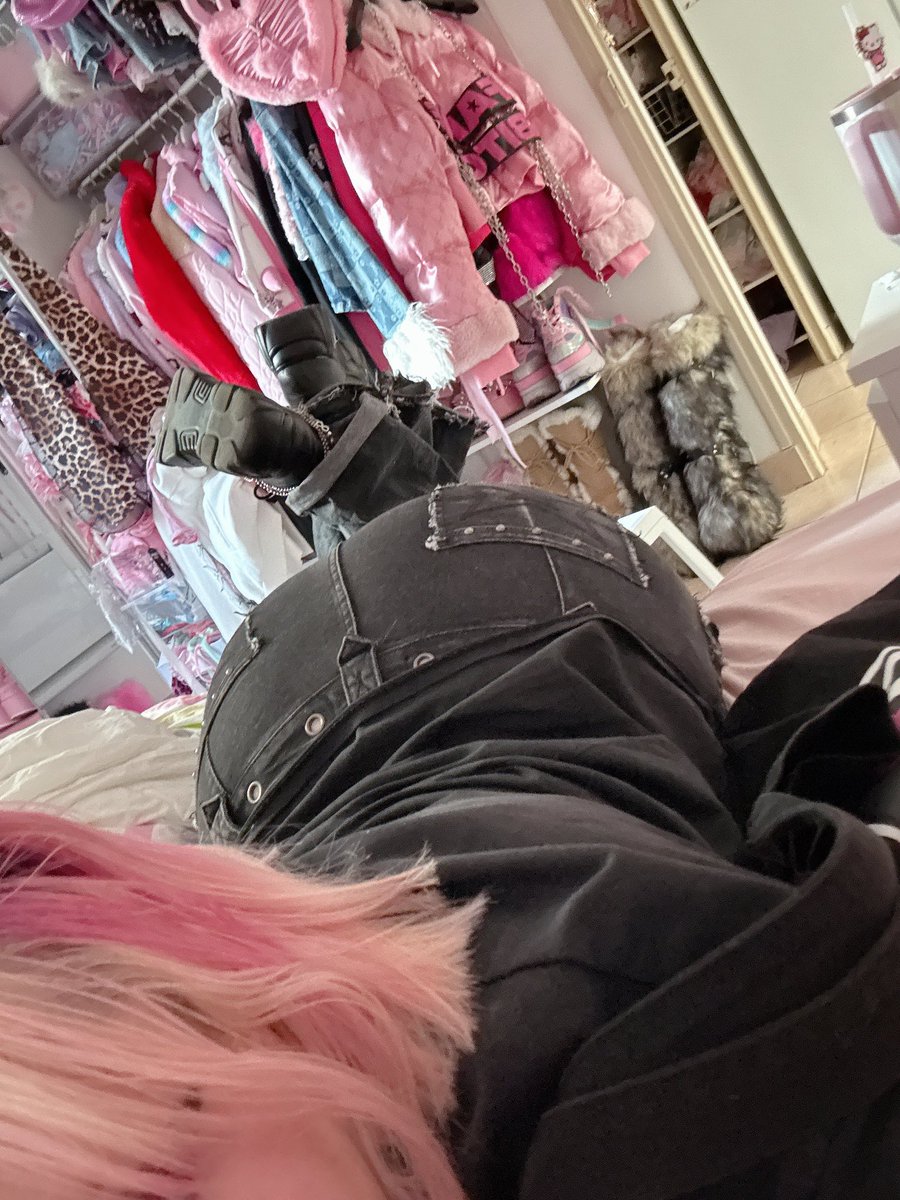 ewiiiika's tweet photo. 🦝 https://t.co/hPzndr4f3n