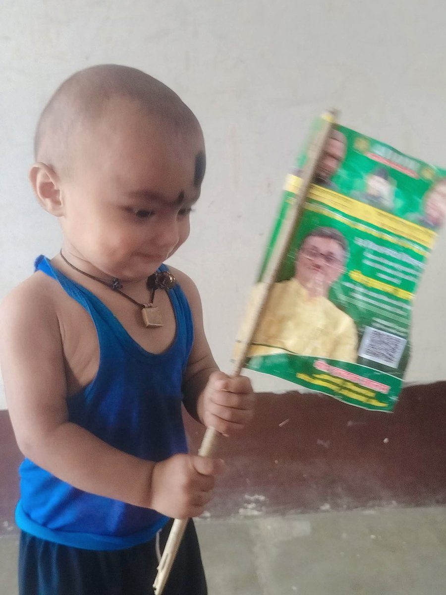 imraan613's tweet photo. आप बड़ों और जवानों की बात करते हैं साहब,
यहाँ तो #बच्चे-बच्चे भी दीवाने हैं #पतंग के।
@asadowaisi
@Md_MajidHussain  
भाभी प्रत्याशी 
विधानसभा #किशनगंज 54
Bihar pardesh koshadhyaksh 
Janab #Ishaque Alam
Aimim- All India Majlis-E-Ittehadul Muslimeen https://t.co/z3FUIZeuyl