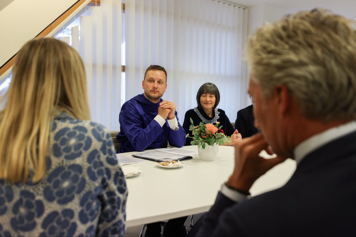 ValerieHayer's tweet image. Greenland and the European Union have been stable, reliable, and important partners for over 40 years.

The shared conviction between @RenewEurope and Prime Minister Jens-Frederik Nielsen: Greenland needs Europe just as Europe needs Greenland.

Let’s take our relationship even…