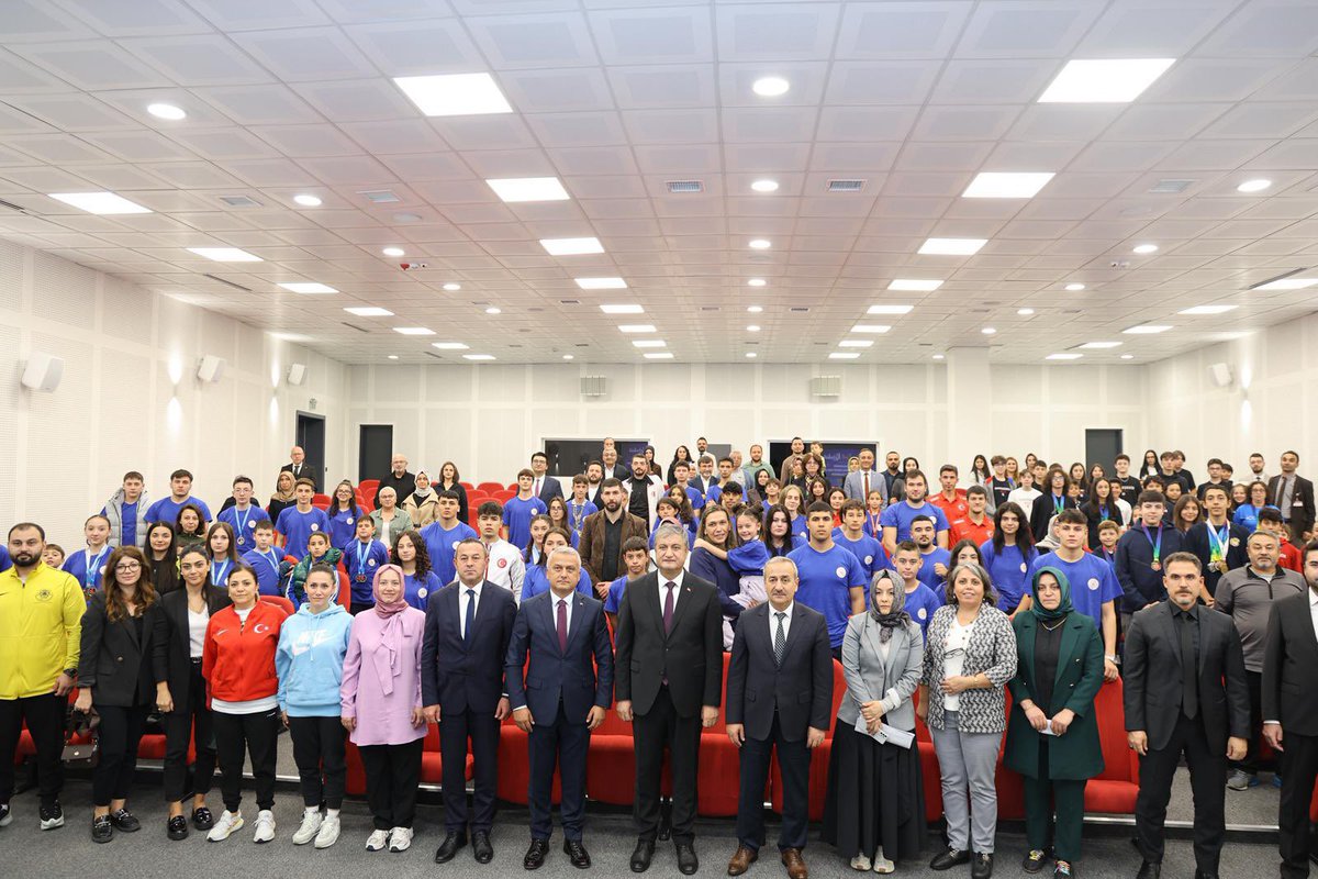 #tckarabukvaliligi
#valimustafayavuz
#ilmillieğitimmüdürlüğü
#gençlikvesporilmüdürlüğü
#127parlayanyıldız