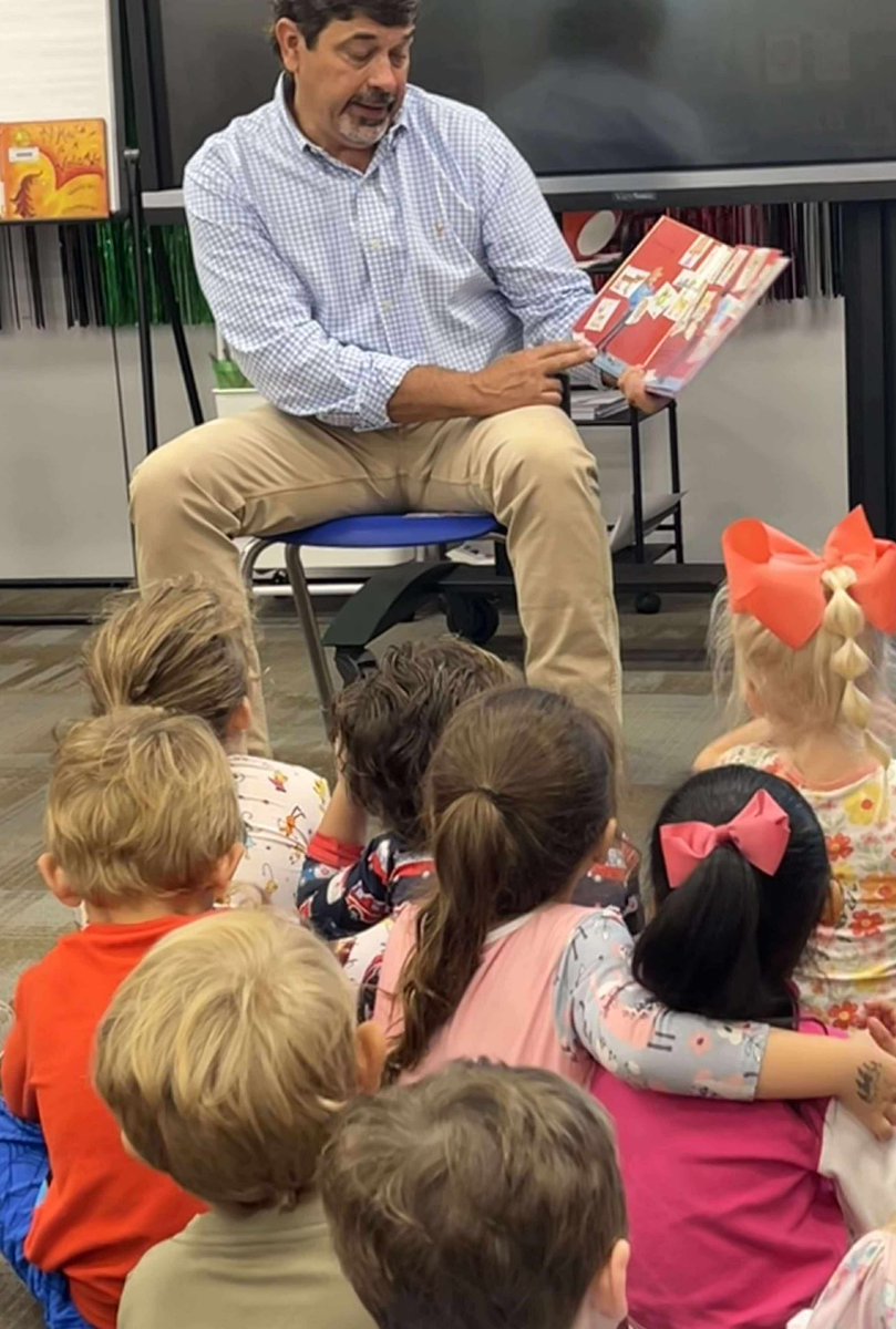 CommJacobs's tweet photo. Pre-K students at Patterson Elementary in Pierce County had a cozy treat for Pre-K Week wearing pajamas and “Snuggling Up With a Good Book” during a special visit from @RepStephenMeeks! 📚🧸 #PreKWeek #ReadTogether #PierceCounty @GaHouseHub https://t.co/LcMQyiYbcC