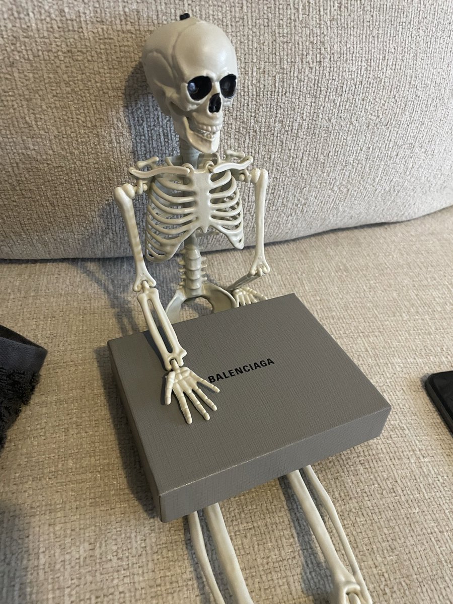 chynevm's tweet image. his name sketavius