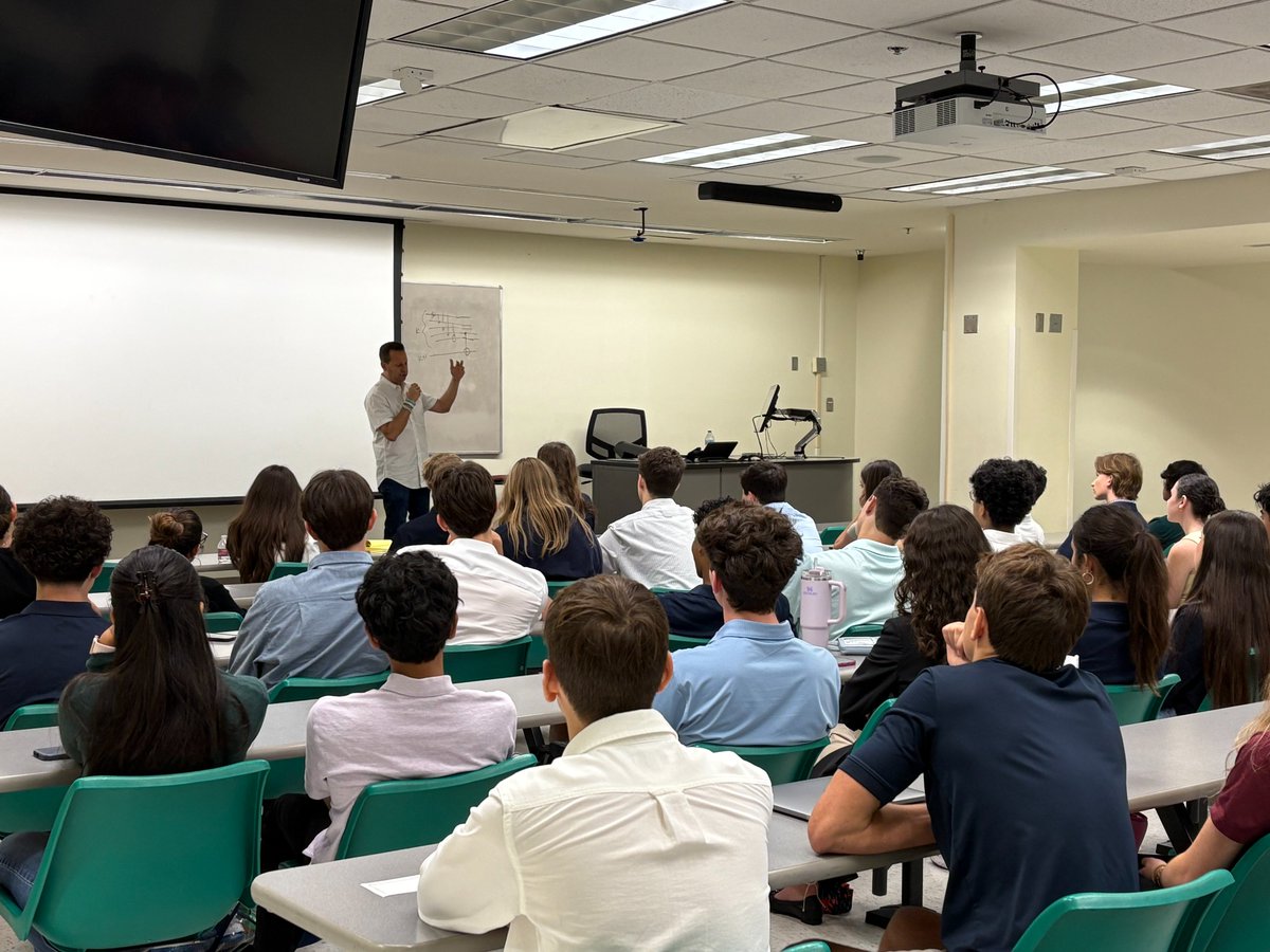 RepMoskowitz's tweet image. Recently wrapped my first meeting with this year’s Congressional Youth Cabinet! I was happy to be joined by @FAUpresident to discuss public service and the importance of staying involved in our community.

Looking forward to hearing more from these young leaders this school year!