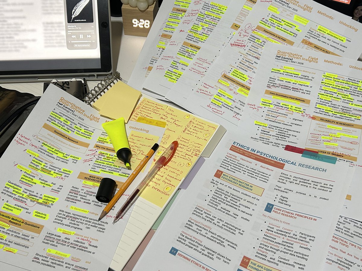 sychapades's tweet image. stu(dying) for two major exams tomorrow 🫠