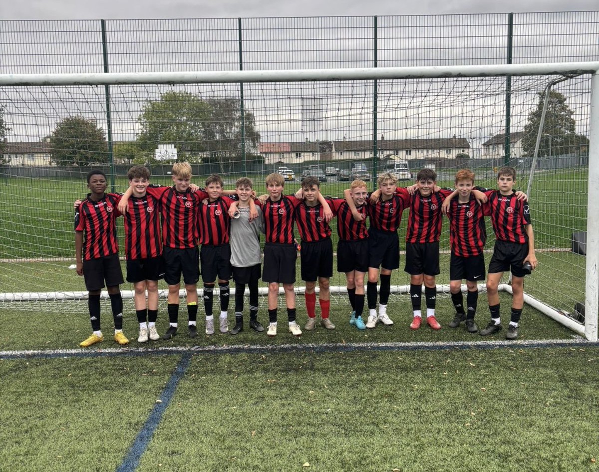 Well done to year 9 with a close and tightly fought victory. A  4-2 win sees them  progress to the next round of the cup 👏