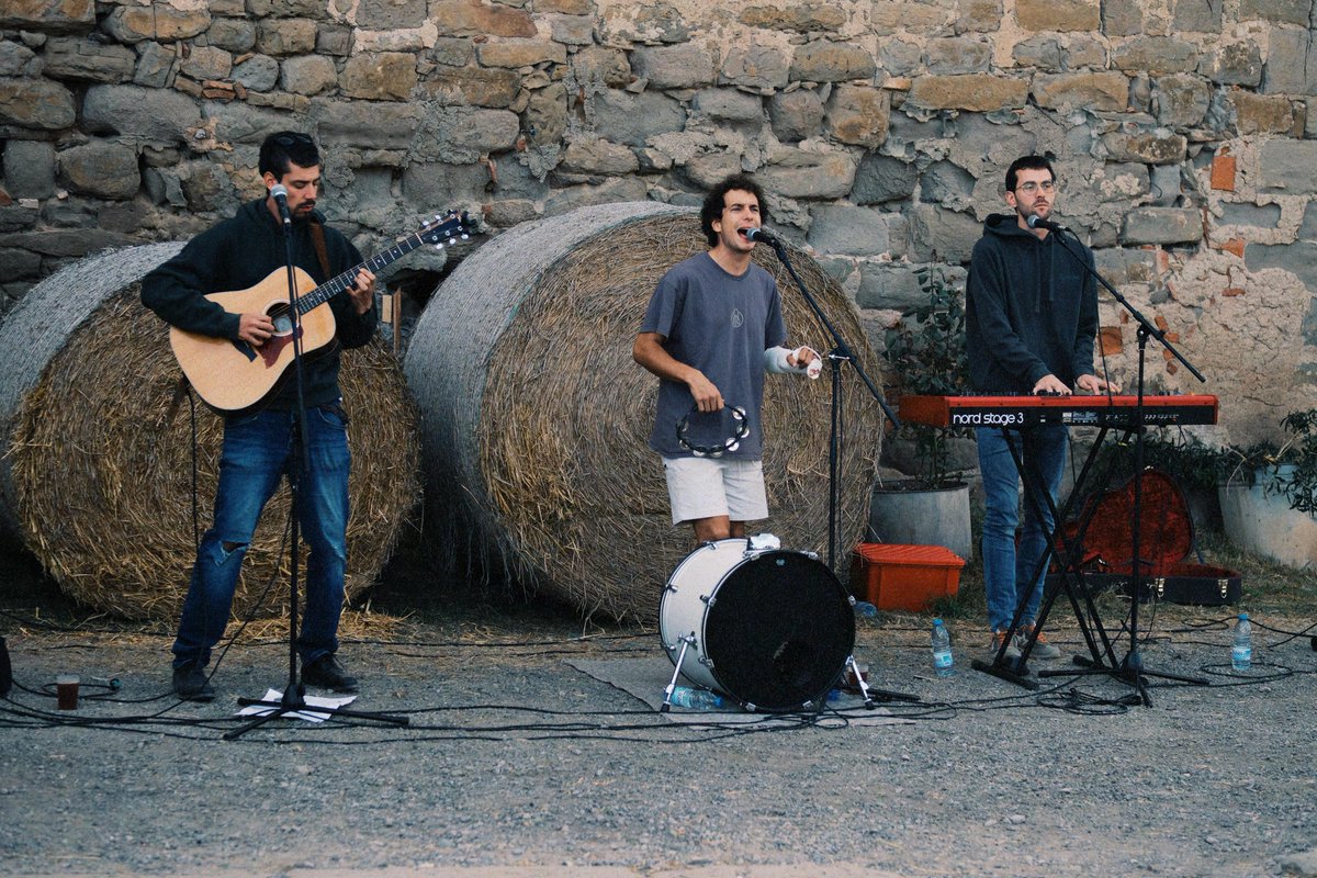 Soler de n’Hug (@solerdenhug) on Twitter photo <a href="/BenvingutsPages/">Benvinguts a Pagès</a> <a href="/isaacperaire/">Isaac Peraire Soler</a> 🍫 Diumenge ens va visitar el #XocolaterdeTaradell. Vam fer de xocolaters per un dia i ens vam endur motlles, piruletes i… bones històries!
I per acabar, festa final amb el grup #Mixtus 🎸
Ens retrobem aviat… al camp! 🐑🍫🎶
<a href="/BenvingutsPages/">Benvinguts a Pagès</a> <a href="/Cons_Llucanes/">Consorci del Lluçanès</a> <a href="/LlucanesT/">Lluçanès Turisme</a> <a href="/BenvingutsPages/">Benvinguts a Pagès</a> <a href="/isaacperaire/">Isaac Peraire Soler</a> 🍫 Diumenge ens va visitar el #XocolaterdeTaradell. Vam fer de xocolaters per un dia i ens vam endur motlles, piruletes i… bones històries!
I per acabar, festa final amb el grup #Mixtus 🎸
Ens retrobem aviat… al camp! 🐑🍫🎶
<a href="/BenvingutsPages/">Benvinguts a Pagès</a> <a href="/Cons_Llucanes/">Consorci del Lluçanès</a> <a href="/LlucanesT/">Lluçanès Turisme</a>