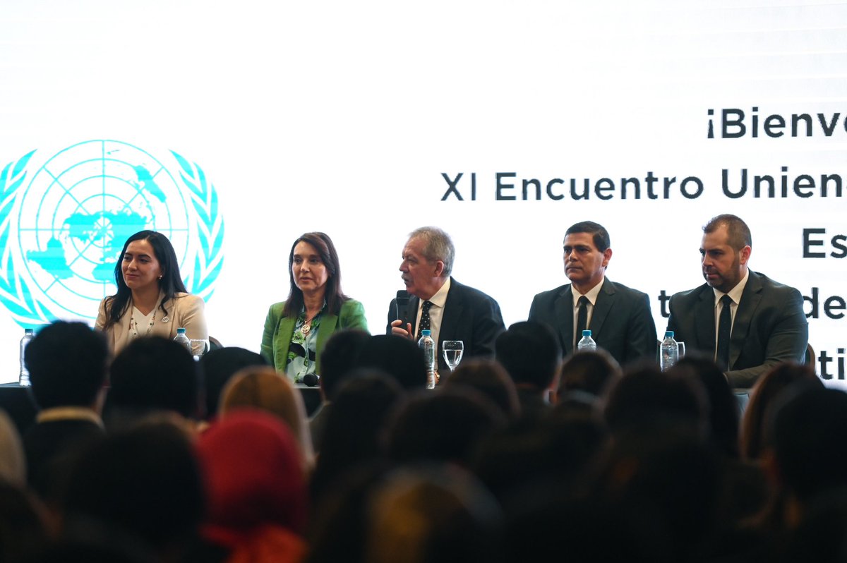 GobiernoSDE's tweet photo. Juventud que piensa, dialoga y transforma 🌎🤝

El jefe de Gabinete, @EliasSuarezSDE, participó de la apertura del XI Encuentro Provincial Uniendo Metas 2025 “Jóvenes para el Futuro”, realizado en el Nodo Tecnológico. https://t.co/328VsJXJH3