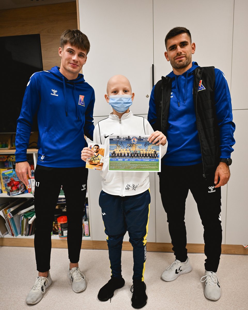 MotorLublin's tweet image. Jakub Łabojko i Krystian Palacz spędzili dzisiejsze popołudnie w wyjątkowym towarzystwie młodych pacjentów Kliniki Hematologii, Onkologii i Transplantologii Dziecięcej USzD w Lublinie 💛🤍💙

Trzymamy kciuki za wszystkich małych bohaterów i dziękujemy całemu personelowi za ogrom…
