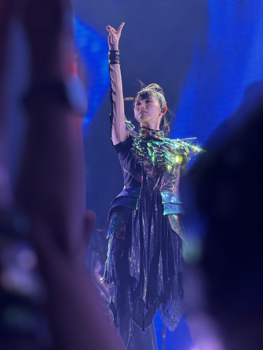wtf I only have one photo during the concert but its such a cool Su-metal photo 🥹