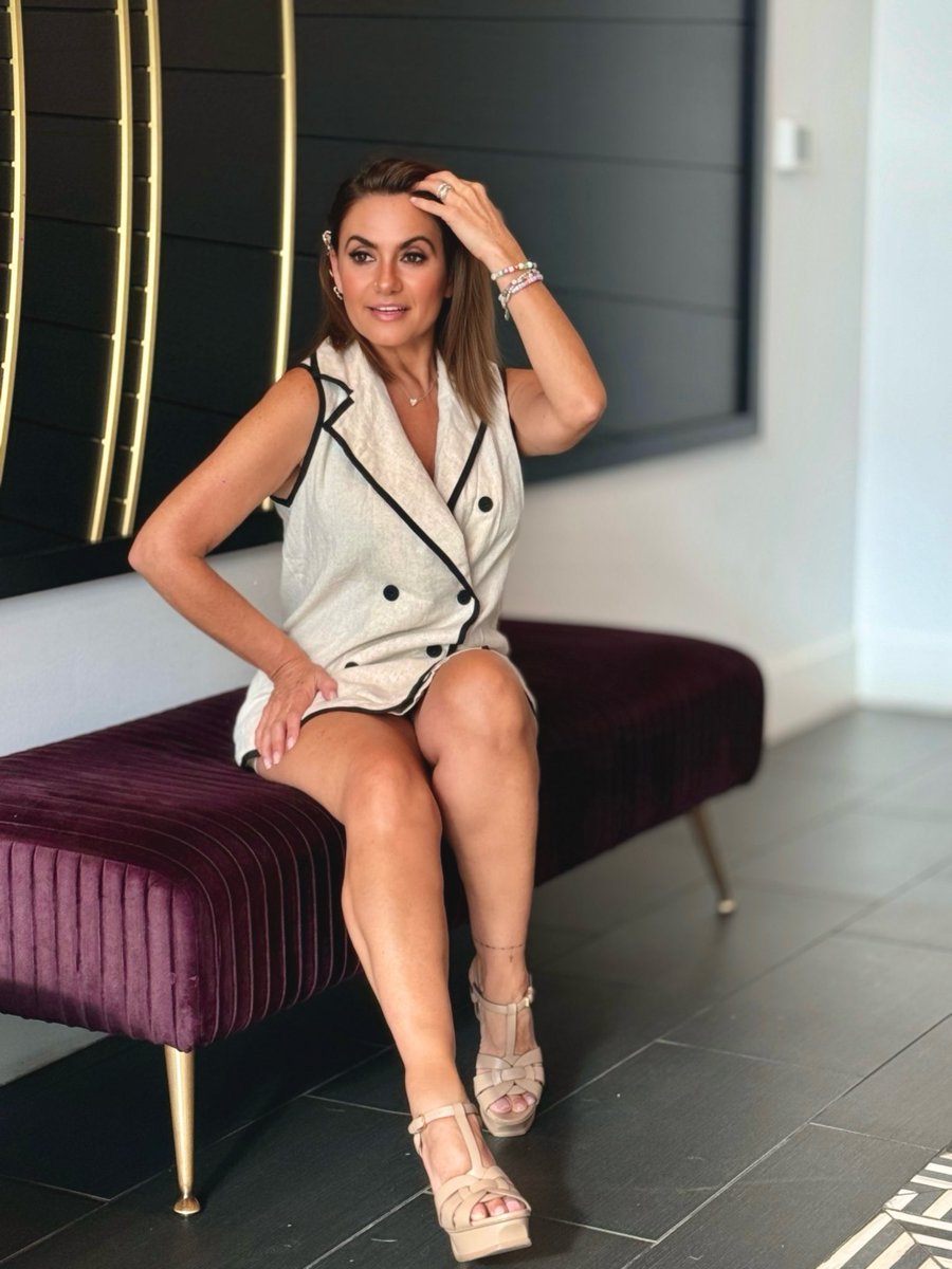 MenchacaOficial's tweet image. Buenos días ☀️ ✨💞
.
.
. 
#tvhost #tv #host #telemundo #love #goals #Love #television #tvshow #conductoradetv #presentadora #reality #show #morningshow #miami #hoydía