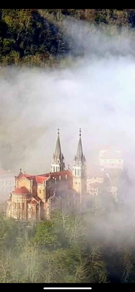 Cuando un tonto obtiene un gramo de poder, cree que tiene una tonelada de autoridad.