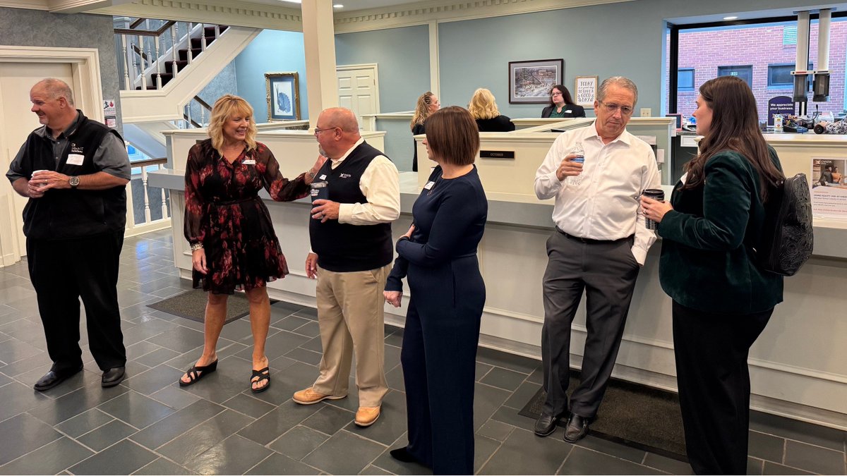 chamber_bg's tweet image. Thanks to everyone who joined us at the BB&amp;amp;b with Civista Bank! We hope you enjoyed starting your morning off by networking with fellow Chamber Investors and learning more about Civista and their employees. 

A huge thanks to Mark and his team for their hospitality!
