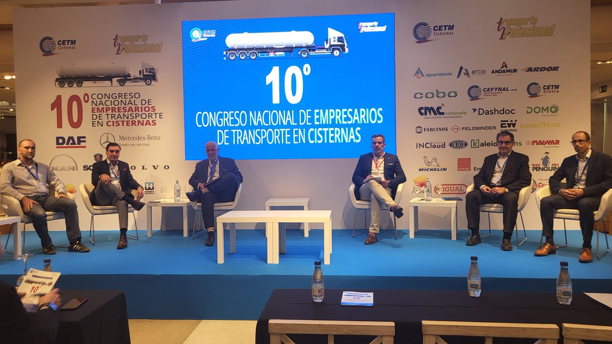 CetmTransporte's tweet image. 🧐 ¿Cómo afectará la entrada en vigor de las #44toneladas al #transporte en #cisternas?

Expertos debaten sobre este cambio que exigirá adaptación técnica, planificación y una adecuada coordinación entre #transportistas y #cargadores.

#10CongresoCETMCisternas