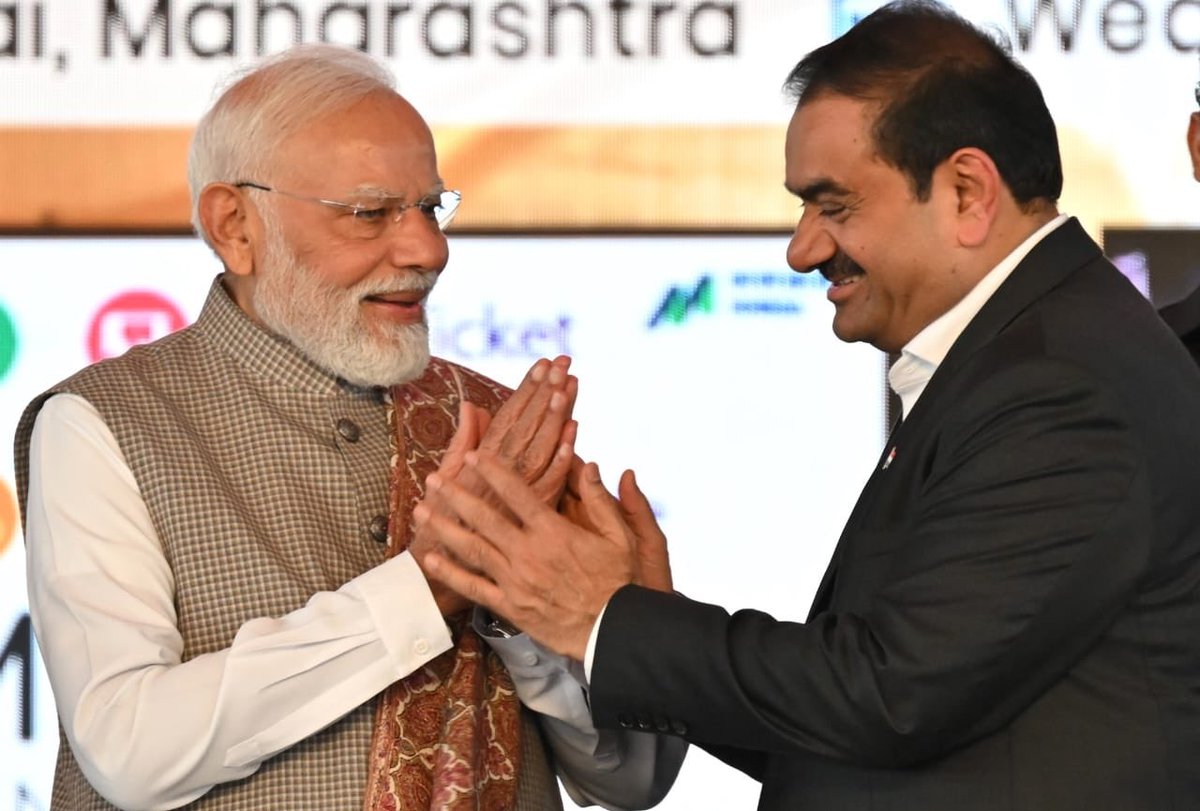 AhujaJiten's tweet image. PM Narendra #Modi ji today flagged Off #NaviMumbaiInternationalAirport and Fully Commissioned #MetroLine3.

#ModiHaiTohMumkinHai
#Mumbai #MumbaiMetro #MumbaiOneApp